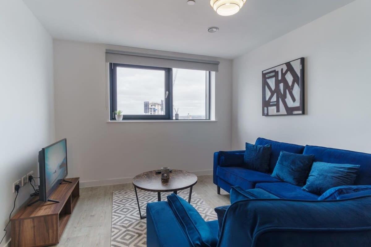 Stunning 2 Bed Apartment In Salford With Views Manchester Extérieur photo