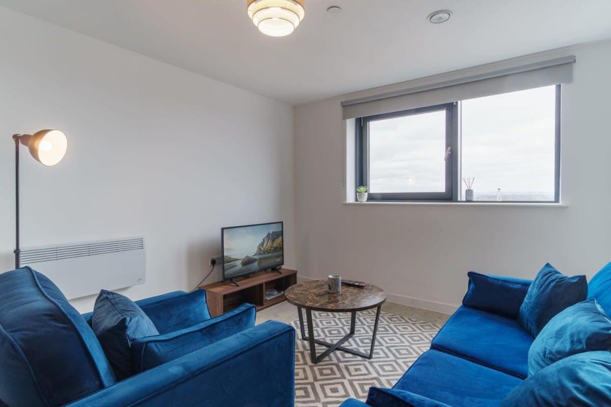 Stunning 2 Bed Apartment In Salford With Views Manchester Extérieur photo